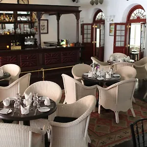Royal Bar & Отель Канди